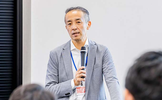 写真:河島 慎氏(株式会社リクルートマネジメントソリューションズ 技術開発統括部 コミュニケーションエンジニアリング部 エグゼクティブコミュニケーションエンジニア)