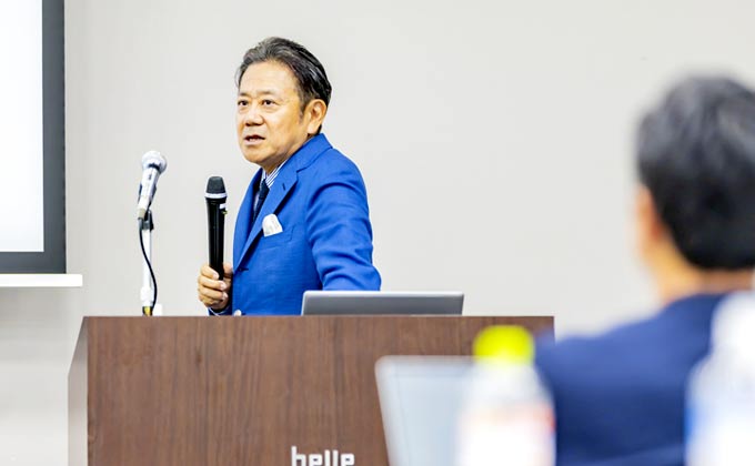 写真：田村 次朗氏（慶應義塾大学 名誉教授／特任教授、大学院大学至善館 教授）