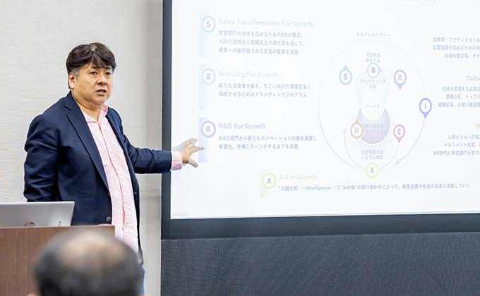 写真:小山雅史氏(株式会社電通第2ビジネス・トランスフォーメーション局グロース・HR部ディレクター)