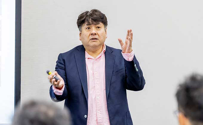 写真:小山雅史氏(株式会社電通第2ビジネス・トランスフォーメーション局グロース・HR部ディレクター)
