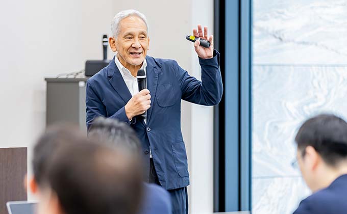 写真:米倉 誠一郎氏(一橋大学 名誉教授/デジタルハリウッド大学院 特命教授/県立広島大学院 経営管理研究科長/ソーシャル・イノベーション・スクール 学長)